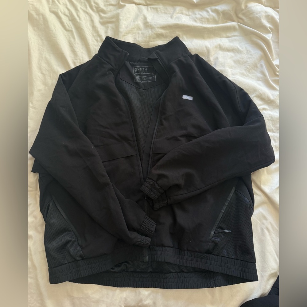 Women’s figs scrub jacket